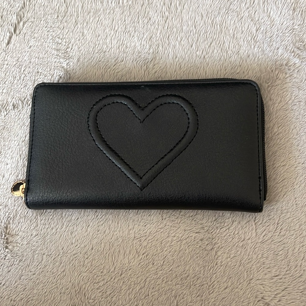 Lauren Conrad black heart wallet